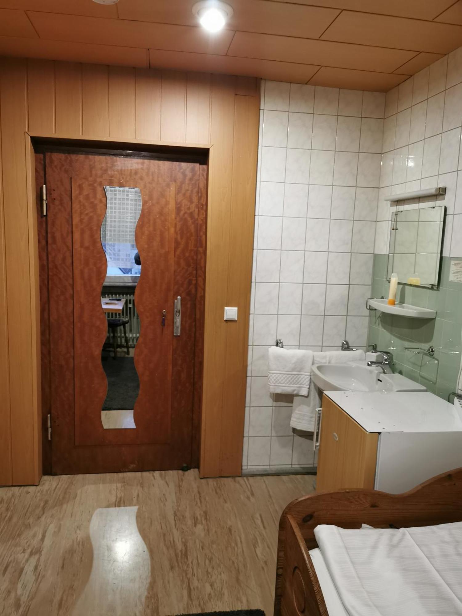 See Lord Hotel Kaiserslautern Phòng bức ảnh
